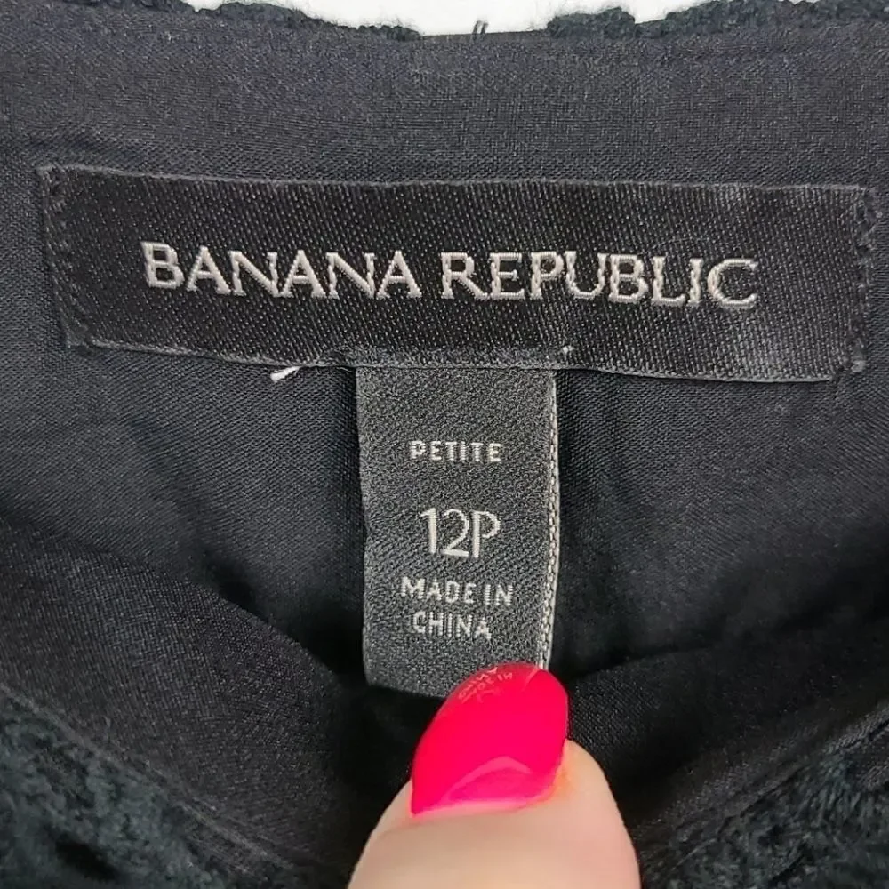 Banana Republic Black Crochet Eyelet Lace Shorts 12P Petite High Rise Lined Chic